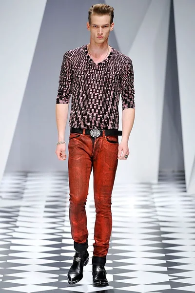 Look 25